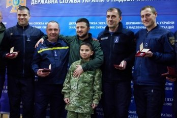 Володимир Зеленський нагородив працівників Державної служби України з надзвичайних ситуацій – 02