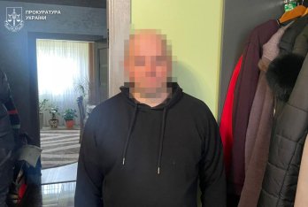 Посадовця «Укрзалізниці» викрили на поборах із працівників туалетів і парковки львівського вокзалу – 02