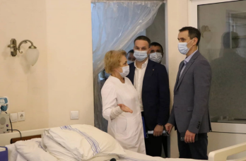 Зустрівся з медперсоналом та пацієнтами: міністр охорони здоров'я відвідав Львівщину – 02