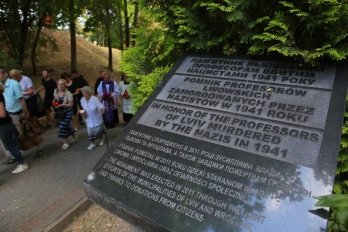 У Львові вшанували пам’ять польських професорів, яких розстріляли під час Другої світової – 02