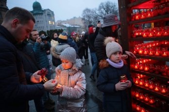 У Львові вшанували пам’ять жертв голодоморів – 05