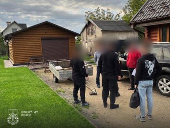 Командир з Рівного змушував військових робити ремонт у його будинку на Львівщині – 01