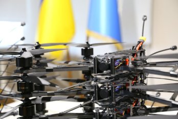 Зі Львівщини захисникам передали ще 310 FPV-дронів у межах проєкту "Пташки Перемоги"