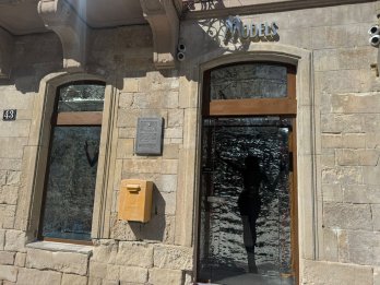 У центрі Львова незаконно відкрили еротичний шоу-бар у кам’яниці XVIII століття – 04