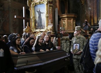 У Львові попрощалися з 12 загиблими в полоні захисниками – 01