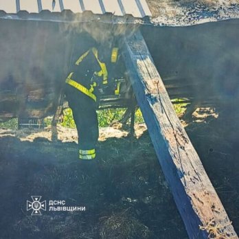 На Львівщині рятувальники під час пожежі виявили тіло чоловіка – 01