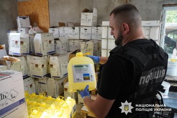 Нацполіція вилучила фальсифіковану агрохімію на 100 млн грн: обшуки проводити й на Львівщині