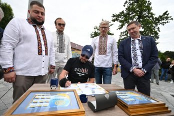 На Львівщині урочисто підняли найбільший в області Державний Прапор – 06