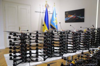 Зі Львівщини передали на фронт понад 200 FPV-дронів для військових – 02