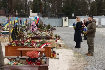 Зеленський разом з президентом Латвії вшанували пам’ять загиблих захисників на Личаківському цвинтарі – 02