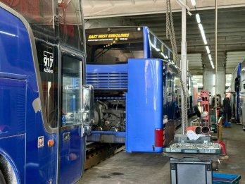 У Львові відкрили сучасний центр з ремонту автобусів – 01