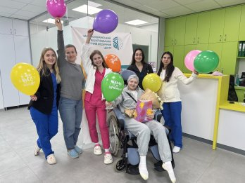 17-річна дівчина пройшла складне лікування онкології у львівській лікарні і одужала – 01
