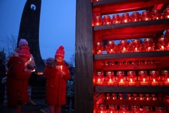 У Львові вшанували пам’ять жертв голодоморів – 06