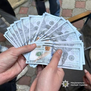 У Львові затримали адвоката заступника Дубневича: взяв 2 тис. доларів за службу у тилу – 01