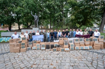 Зі Львівщини захисникам передали ще 450 дронів у межах проєкту “Пташки Перемоги”