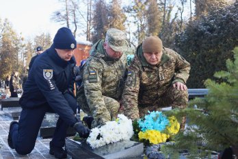 У Львові на Личаківському кладовищі вшанували памʼять Героїв Небесної Сотні – 02