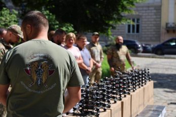 Зі Львівщини передали українським військовим 90 FPV-дронів та станції EcoFlow – 02