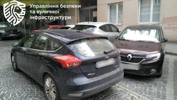 Інспектори назвали вулиці Львова, де найчастіше паркуються у два ряди – 05