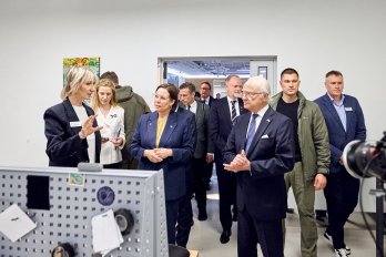 Король Швеції відвідав поранених військових у львівському центрі Superhumans – 02