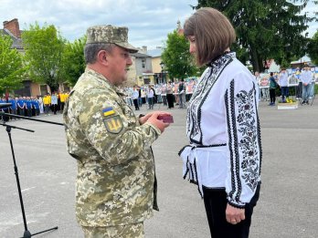 Рідним трьох загиблих захисників із Белзької громади вручили державні нагороди – 01