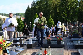 У Львові у День незалежності вшанували полеглих захисників України – 09
