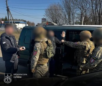 На Львівщині військових вивозили з полігону за 15 тисяч доларів – 03