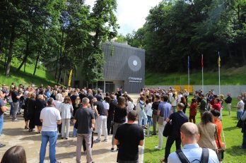 У Львові відкрили перший в Україні муніципальний стрілецький тир – 08