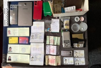 У Стрию 41-річна жінка продавала наркотики під заставу паспортів – 02