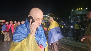 Черговий обмін полоненими: звільнено важкопоранених українських воїнів – 06