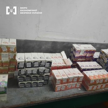 Мешканець Львівщини намагався сховати від митників 300 кг апельсинів в авто – 03