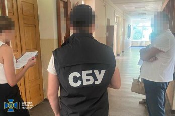 Львівʼянин за понад тисячу доларів намагався оформити 33-річного чоловіка в університет – 02