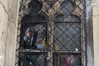 Пошкоджені вікна храму святих Ольги та Єлизавети