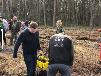 Інвестиції в майбутнє: Львівщина взяла участь в масштабній благодійній акції висадки дерев – 02