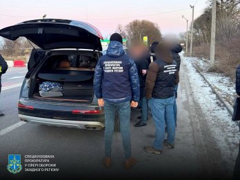 За кордон за 9 тис. доларів: на Львівщині затримали переправника ухилянтів – 03