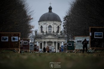 «ЧАСІВ ЯР. ВОГНЕТРИВКІ»: фотовиставка 24 бригади проходить у Підгорецькому замку – 06