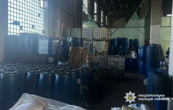 Нацполіція вилучила фальсифіковану агрохімію на 100 млн грн: обшуки проводити й на Львівщині