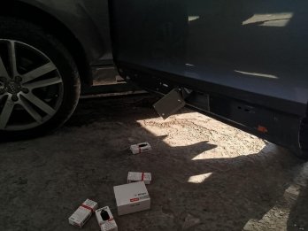 На кордоні з Польщею у водія з Львівщини вилучили Audi за контрабанду електронних сигарет – 03