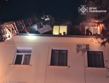 На світанку у Львові горів будинок