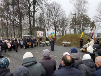 У селі Тур’я встановили й освятили Алею полеглих Героїв – 04