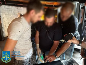 В Одесі повідомили про підозру чоловіку, який за 20 тис. доларів «допомагав» ухилянтам – 01