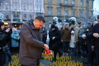 «Запали свічку пам’яті»: львів’яни доєднались до загальнонаціонального дня скорботи – 12