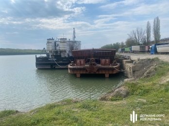 В Україні націоналізують білоруське судно, що виконувало операції для росії – 01