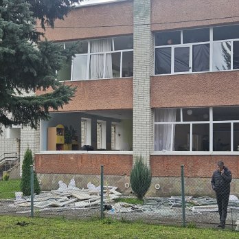 У Львові сильно пошкоджено дитячий садок і житлові будинки: наслідки обстрілу – 05