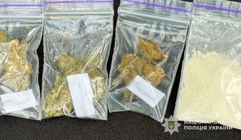 У Львові затримали наркоторговця з арсеналом зброї – 03