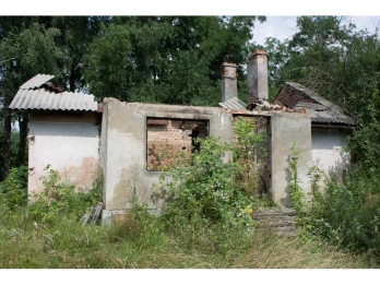 Зруйновану будівлю геохімічної лабораторії на Львівщині продали за 400 тис. грн – 02