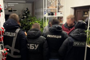 Фото з місця обшуків