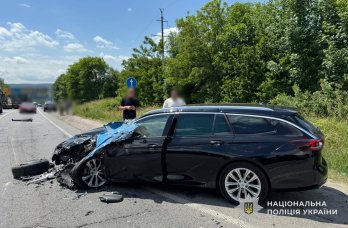 У масштабній ДТП біля Львова травмувались двоє людей – 02