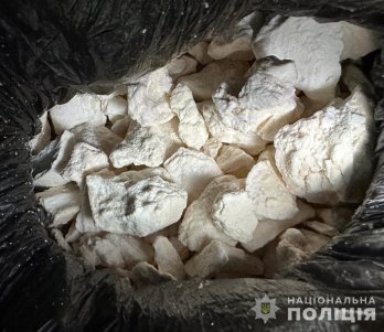На Черкащині викрили мережу нарколабораторій, де щомісяця виготовляли наркотики на 5 млн грн – 17