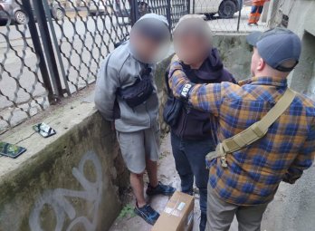 Львівські митники виявили в посилках з США наркотики у коробках з-під сухих сніданків – 01