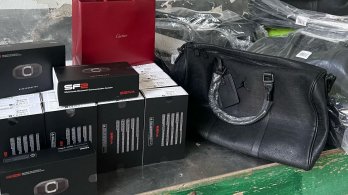 Незадекларовані прикраси Cartier та брендове взуття на пів мільйона вилучили на кордоні Львівщини